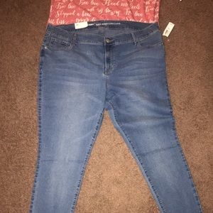 Old navy mid-rise super skinny jeans